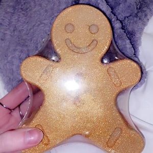 Gingerbread bath bomb -  silver necklace 💗